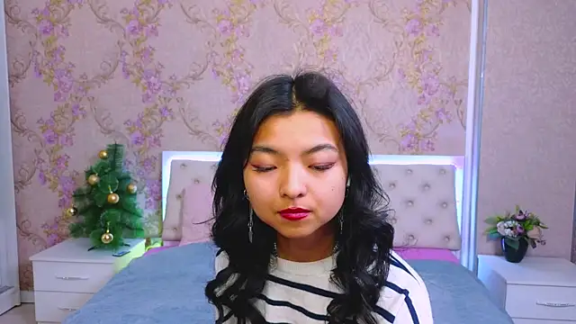 Snapshot of Shy_Kira chatting on January 5, 3:34 pm Shy Kira online show from January 5, 3:34 pm