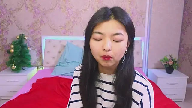 Snapshot of Shy_Kira chatting on January 10, 3:27 pm Shy Kira online show from January 10, 3:27 pm