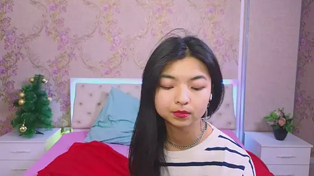 Snapshot of Shy_Kira chatting on January 10, 6:28 pm Shy Kira online show from January 10, 6:28 pm