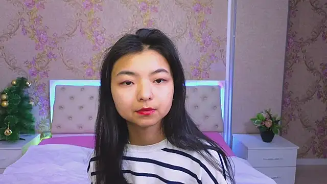 Snapshot of Shy_Kira chatting on January 12, 12:44 pm Shy Kira online show from January 12, 12:44 pm