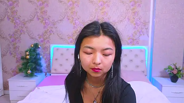 Snapshot of Shy_Kira chatting on January 13, 3:47 pm Shy Kira online show from January 13, 3:47 pm