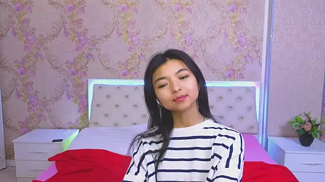 Snapshot of Shy_Kira chatting on January 15, 6:40 pm Shy Kira online show from January 15, 6:40 pm