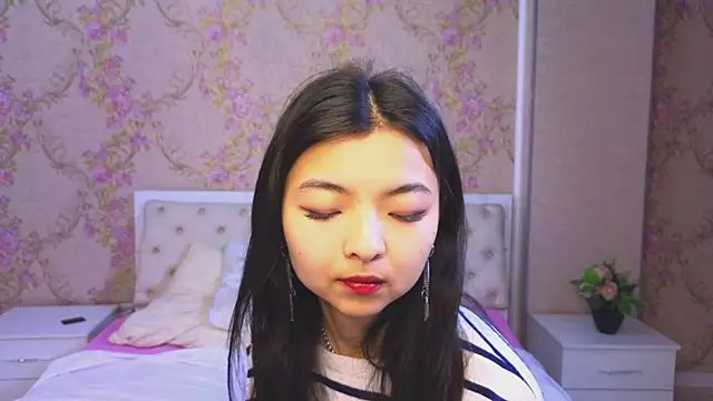 Snapshot of Shy_Kira chatting on January 19, 12:17 pm Shy Kira online show from January 19, 12:17 pm