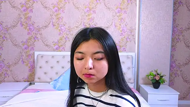 Snapshot of Shy_Kira chatting on January 23, 3:54 pm Shy Kira online show from January 23, 3:54 pm