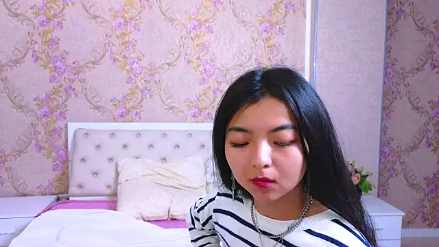 Snapshot of Shy_Kira chatting on January 24, 3:34 pm Shy Kira online show from January 24, 3:34 pm