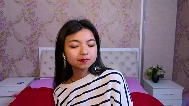 Snapshot of Shy_Kira chatting on February 9, 3:45 pm Shy Kira online show from February 9, 3:45 pm