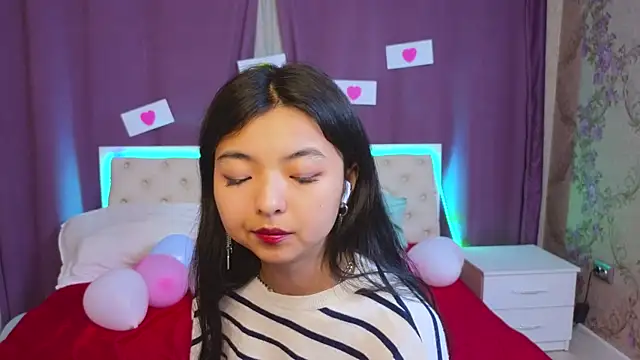 Snapshot of Shy_Kira chatting on February 10, 3:53 pm Shy Kira online show from February 10, 3:53 pm