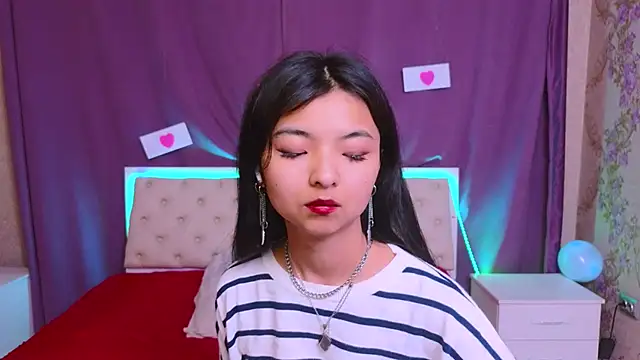 Snapshot of Shy_Kira chatting on February 12, 12:33 pm Shy Kira online show from February 12, 12:33 pm