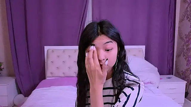 Snapshot of Shy_Kira chatting on February 19, 12:22 pm Shy Kira online show from February 19, 12:22 pm