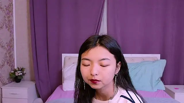 Snapshot of Shy_Kira chatting on February 20, 12:25 pm Shy Kira online show from February 20, 12:25 pm