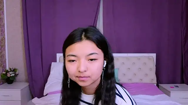 Snapshot of Shy_Kira chatting on February 21, 3:54 pm Shy Kira online show from February 21, 3:54 pm