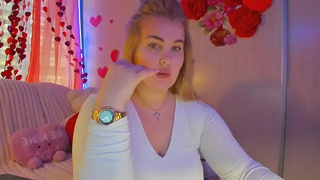 CoraSwon online show from February 26, 7:42 am