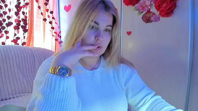 CoraSwon online show from February 26, 10:47 am