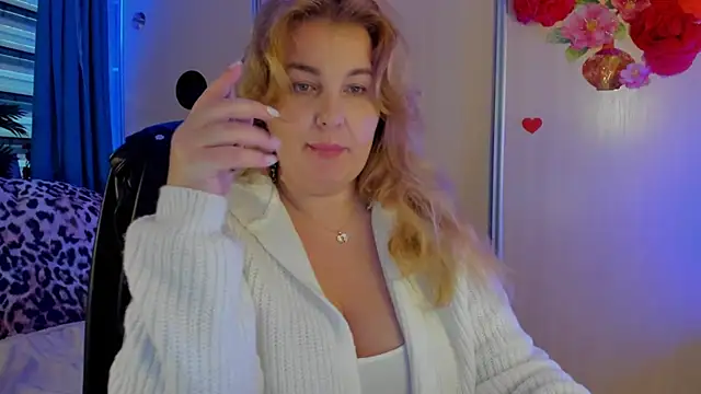 CoraSwon online show from November 29, 9:45 am