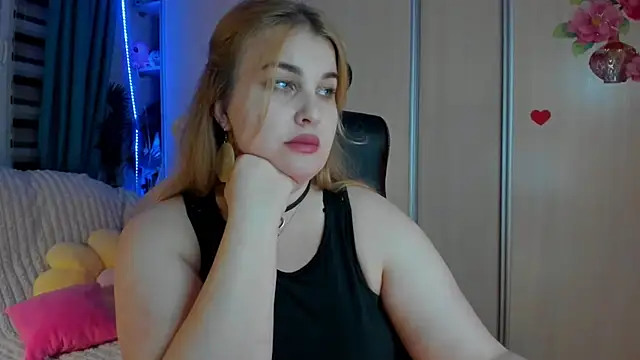 CoraSwon online show from March 30, 5:25 pm