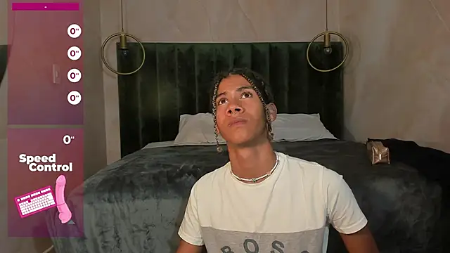 Snapshot of Maxim-Walker chatting on January 15, 3:00 am Maxim-Walker online show from January 15, 3:00 am