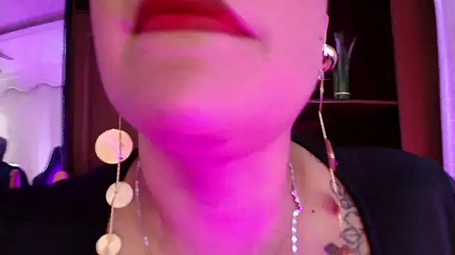 GianellaCox  online show from March 11, 7:58 pm