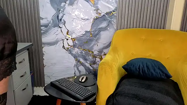 GianellaCox  online show from February 16, 3:08 pm