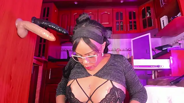 AmberNix online show from March 8, 4:50 pm