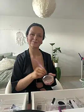 Off  Melonenmandy online show from February 28, 8:37 am