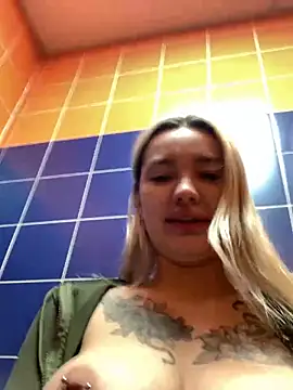 Snapshot of Sextazy chatting on March 8, 12:52 pm Sextazy online show from March 8, 12:52 pm