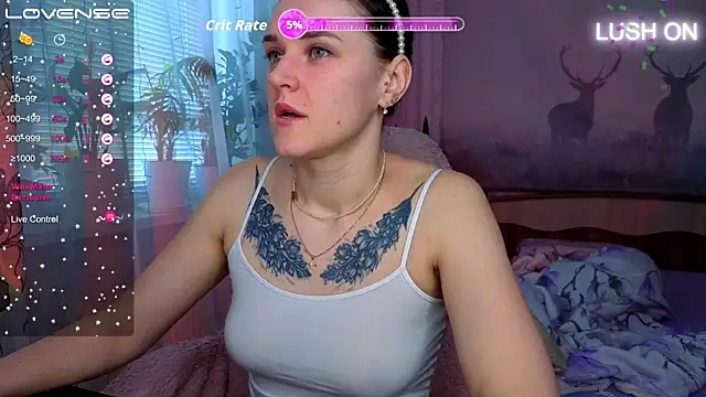Snapshot of Bella__Swoon chatting on April 18, 3:32 am Bella Swoon online show from April 18, 3:32 am
