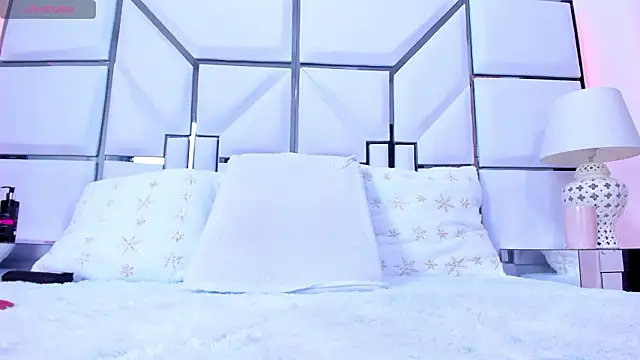 RileySweett online show from January 15, 11:48 am