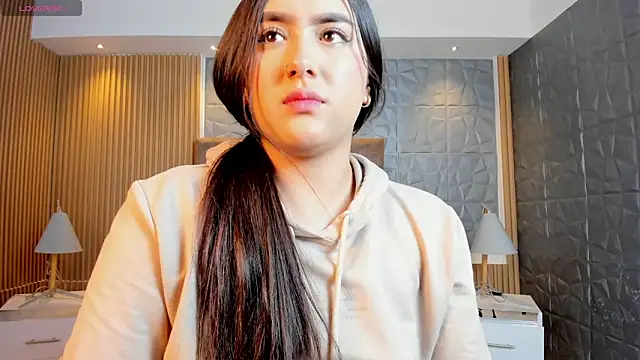 paulina sweett  online show from March 13, 12:12 pm