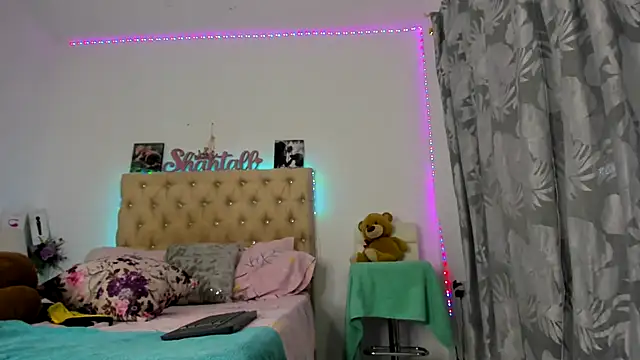 Snapshot of shantallhotxx chatting on October 7, 3:42 pm shantallhotxx online show from October 7, 3:42 pm