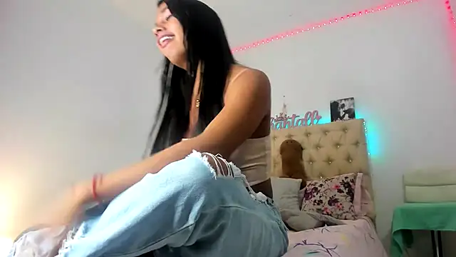 Snapshot of shantallhotxx chatting on October 10, 1:48 am shantallhotxx online show from October 10, 1:48 am