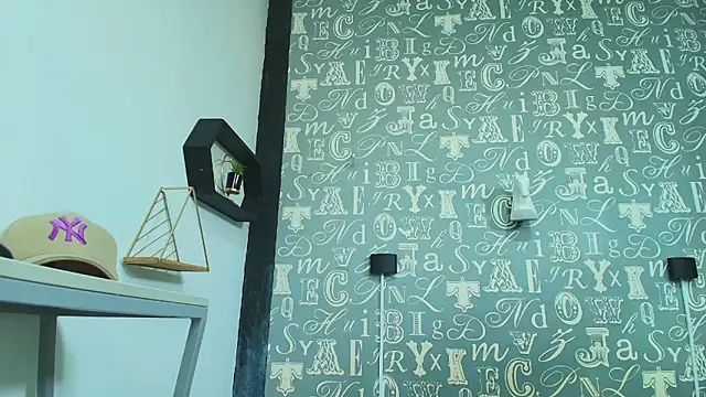 Lindsey8 online show from December 20, 12:56 pm