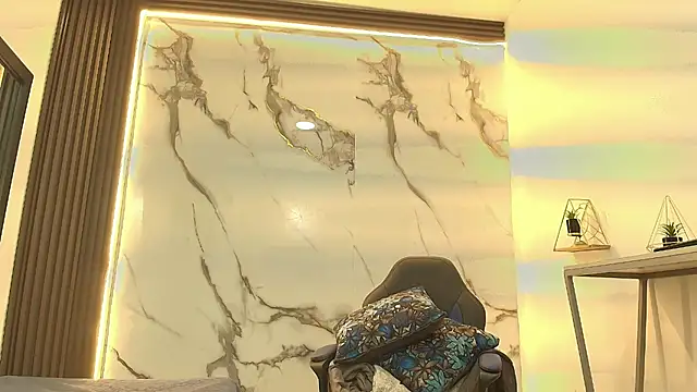 Lindsey8 online show from February 11, 11:26 am