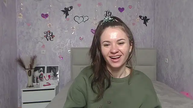 KaraCriegs online show from February 10, 10:30 pm