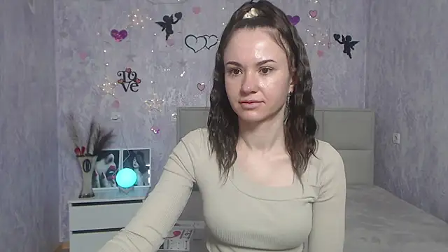 KaraCriegs online show from March 13, 7:06 pm