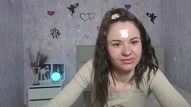 KaraCriegs online show from March 13, 10:10 pm