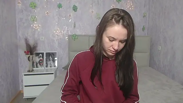 KaraCriegs online show from March 15, 6:54 pm