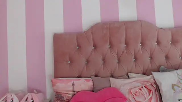 zaleya mateus online show from April 13, 11:05 am