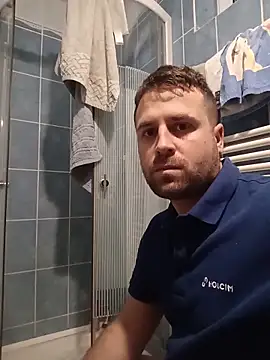 Snapshot of LucianM6 chatting on November 18, 2:32 pm LucianM6 online show from November 18, 2:32 pm