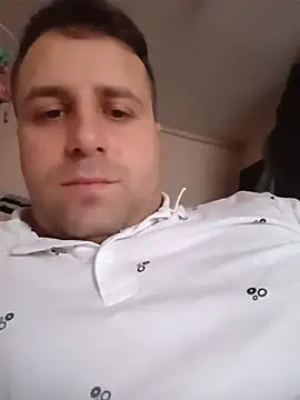 Snapshot of LucianM6 chatting on November 20, 7:19 am LucianM6 online show from November 20, 7:19 am