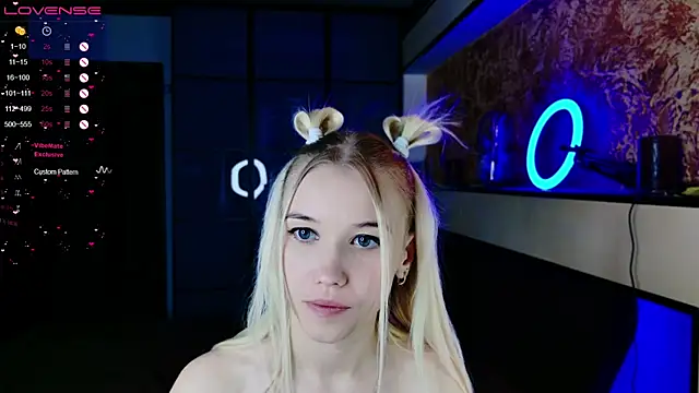 ShhhO O online show from December 26, 10:59 am