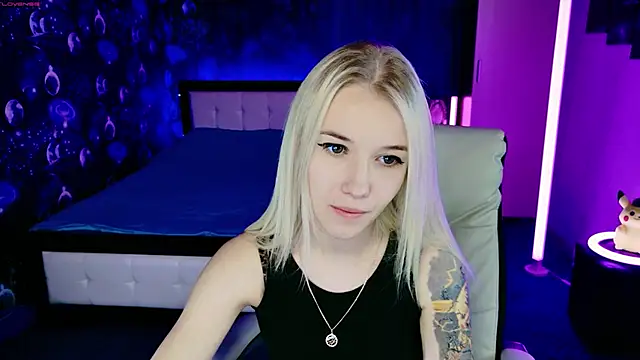 ShhhO O online show from December 5, 1:31 pm