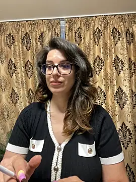 NadiraNoor online show from May 14, 3:24 am