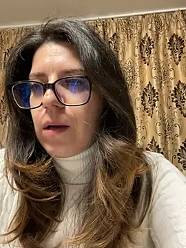 NadiraNoor online show from May 16, 4:53 am