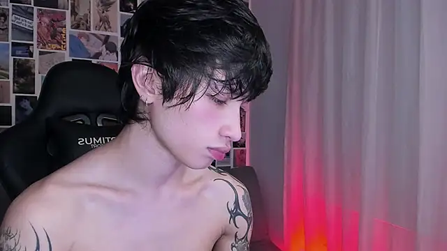 Snapshot of liamelf chatting on March 19, 8:55 am liamelf online show from March 19, 8:55 am