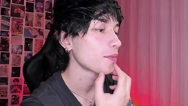 Snapshot of liamelf chatting on October 13, 6:13 am liamelf online show from October 13, 6:13 am