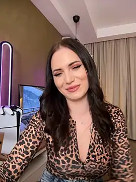 AvaGianna online show from January 5, 4:59 pm