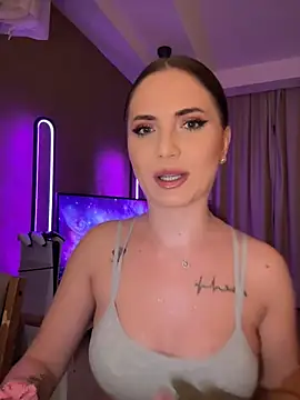 AvaGianna online show from January 25, 6:13 pm