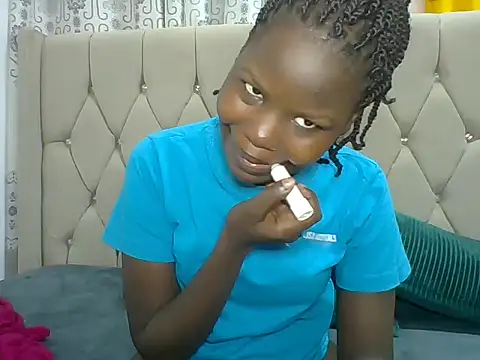 Snapshot of Creamy_Hotpussy25 chatting on November 21, 12:10 am Creamy Hotpussy25 online show from November 21, 12:10 am