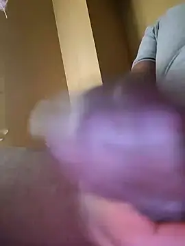 Snapshot of Kingkongding47 chatting on November 22, 7:24 pm Kingkongding47 online show from November 22, 7:24 pm