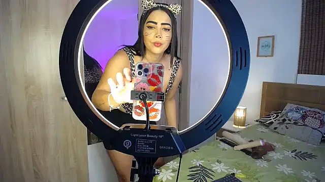 ShanonLe online show from January 4, 3:17 pm